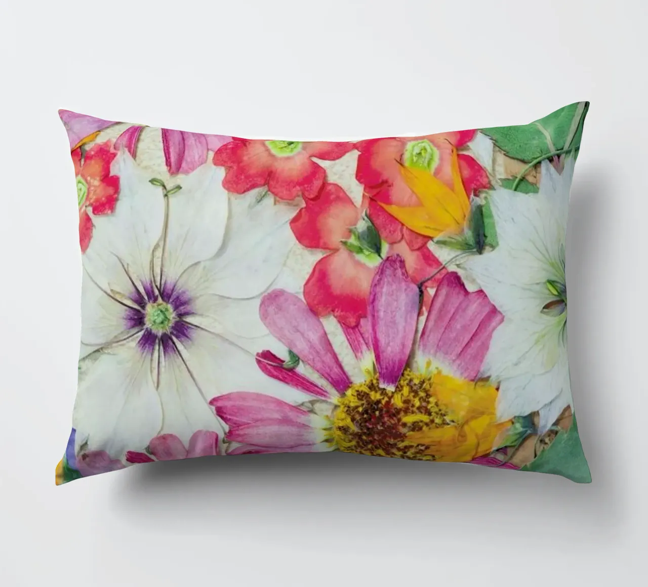 Fragile Flowers cuscino da Curious Collections by Marielle Leenders