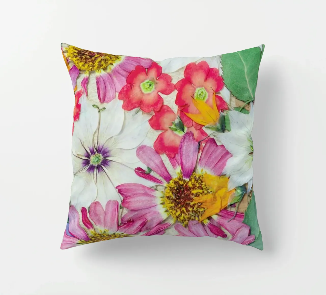 Fragile Flowers cuscino da Curious Collections by Marielle Leenders