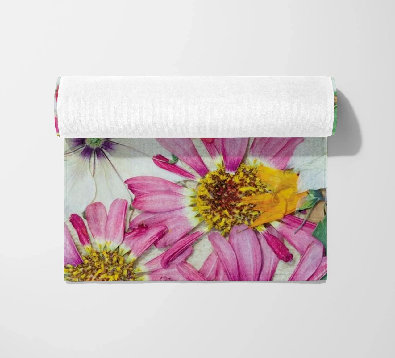 Fragile Flowers telo mare da Curious Collections by Marielle Leenders