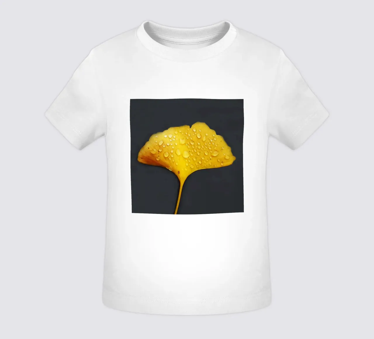 Foglie di ginkgo e gocce di rugiada maglietta neonato da Teresa André