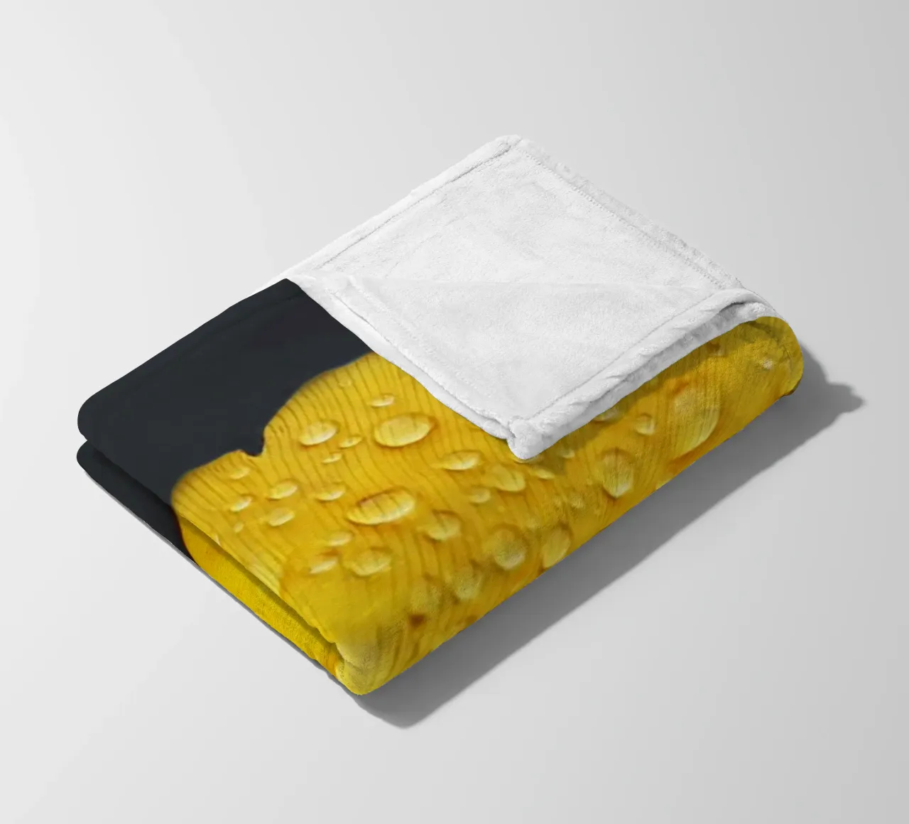 Foglie di ginkgo e gocce di rugiada coperta in pile da Teresa André
