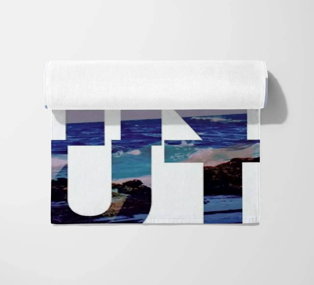 Abso...lutely! II toalla de playa de Leah Flores