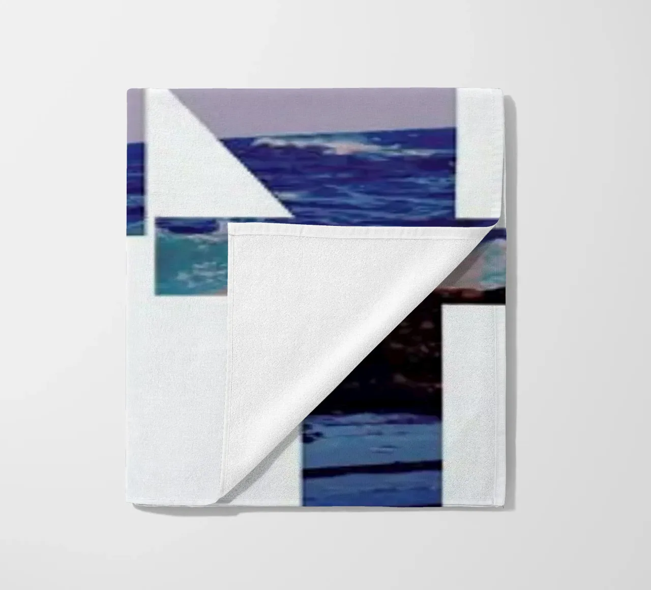 Abso...lutely! II toalla de playa de Leah Flores