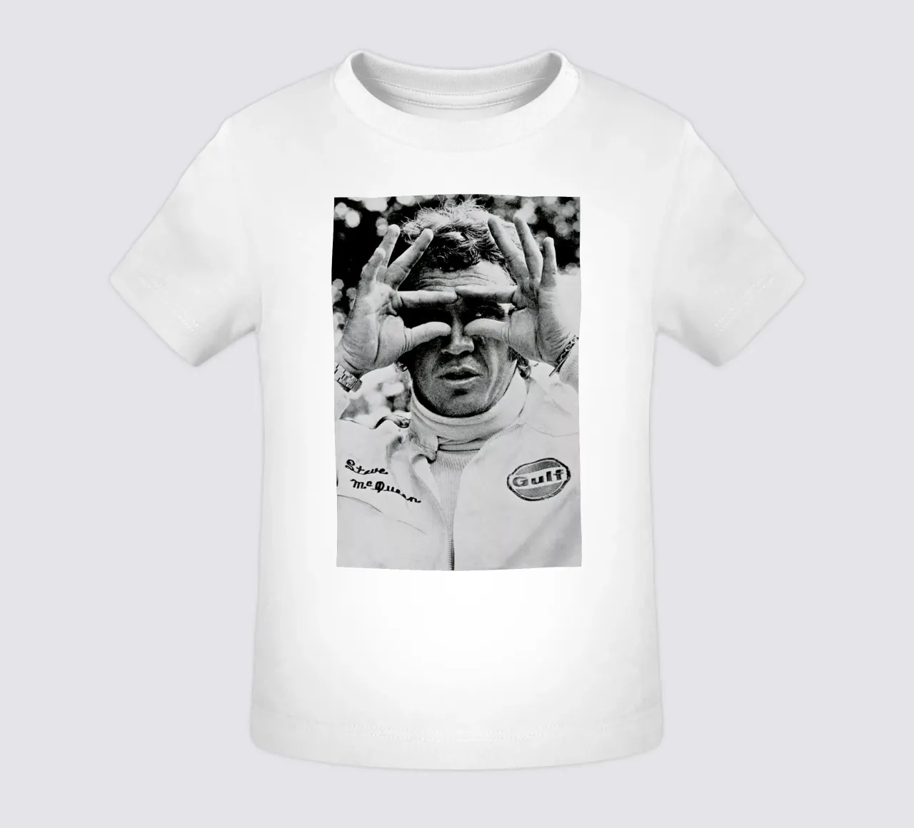 Steve McQueen in Le Mans, 1971 maglietta neonato da Gallery Print and Art Limited
