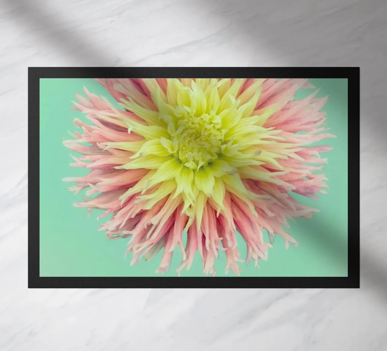 Bright Dahlia zerbino da Curious Collections by Marielle Leenders