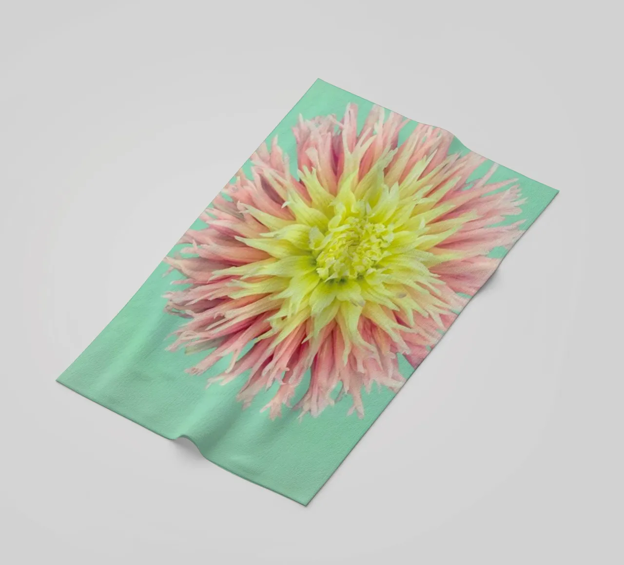 Bright Dahlia telo mare da Curious Collections by Marielle Leenders