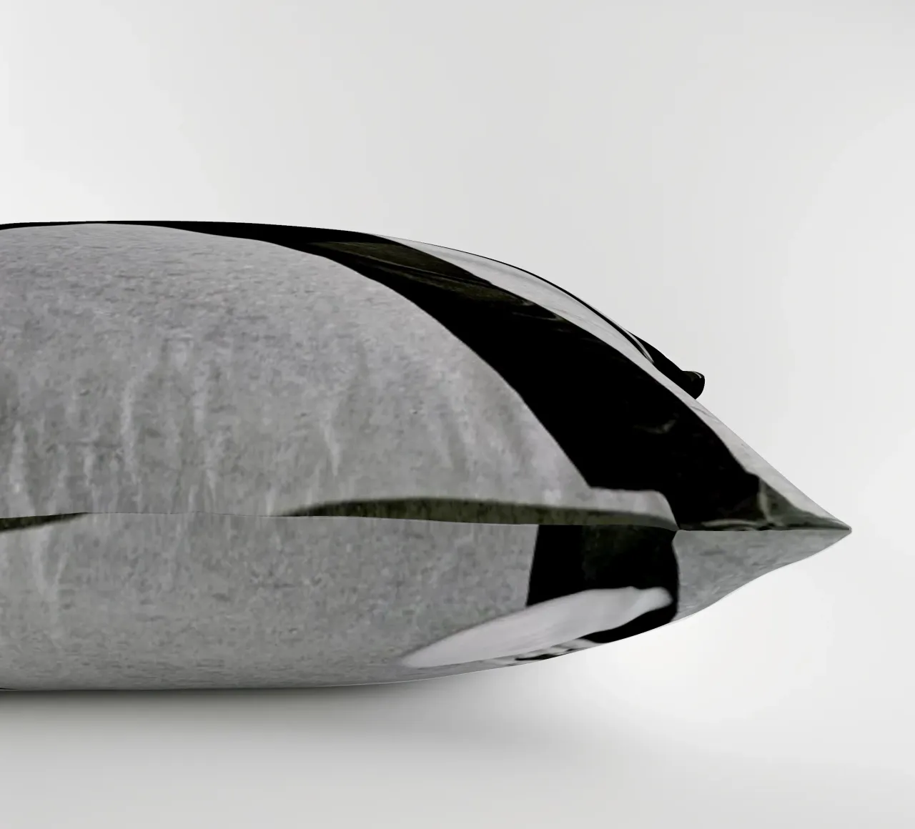 Steve McQueen Playing Frisbee cuscino da Gallery Print and Art Limited