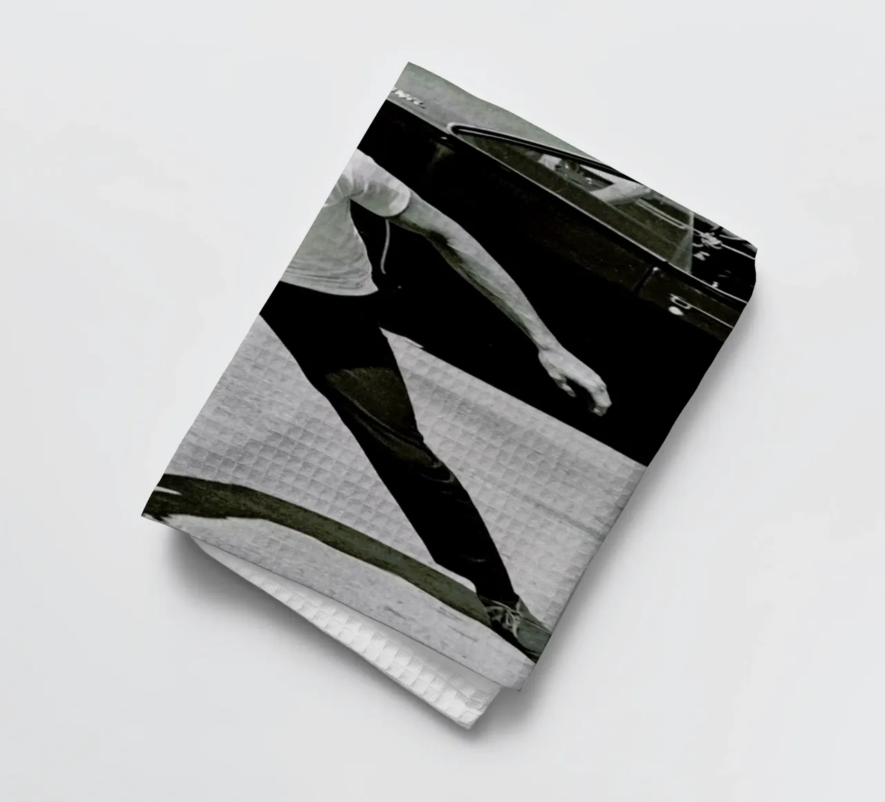 Steve McQueen Playing Frisbee canovaccio da cucina da Gallery Print and Art Limited