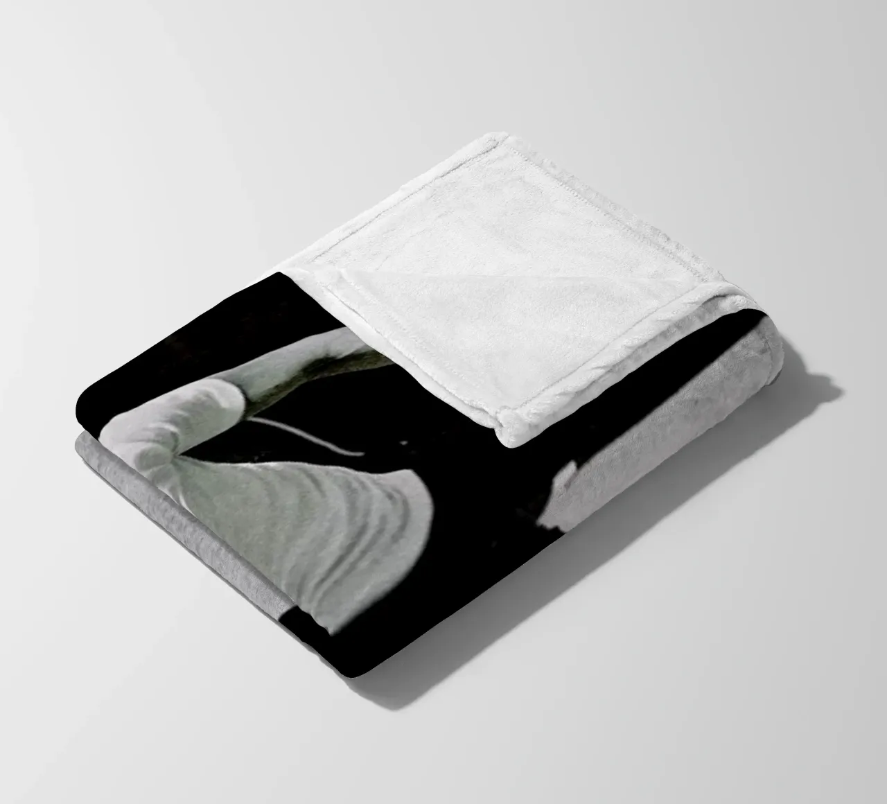 Steve McQueen Playing Frisbee coperta in pile da Gallery Print and Art Limited