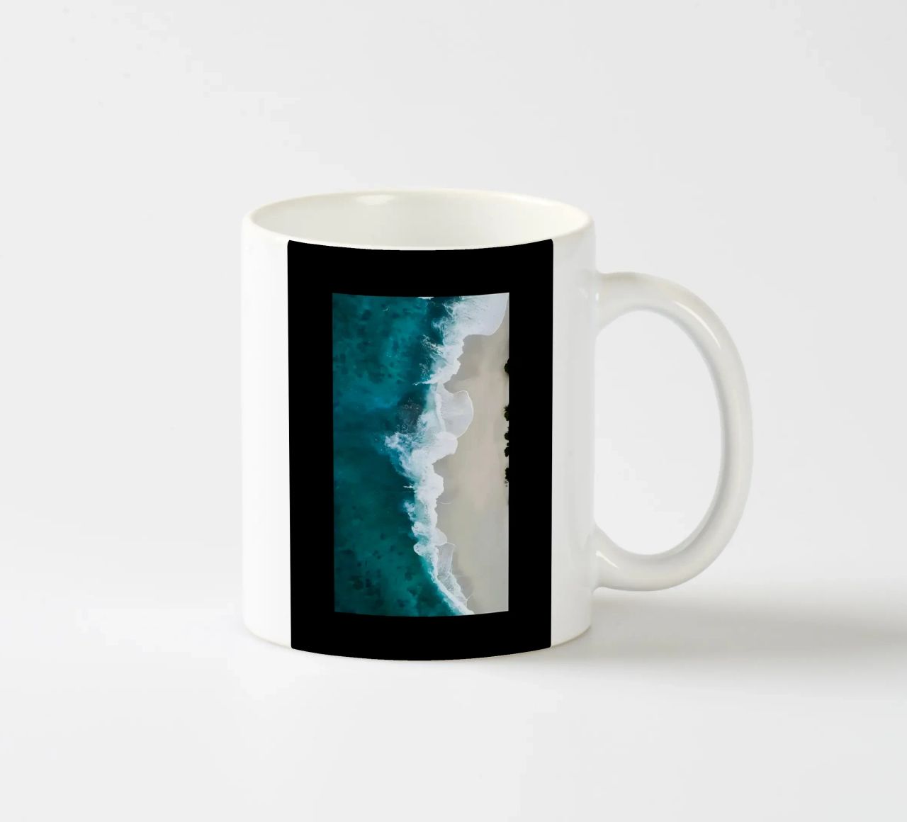 Spiaggia tazza in ceramica da Desiyatnikov