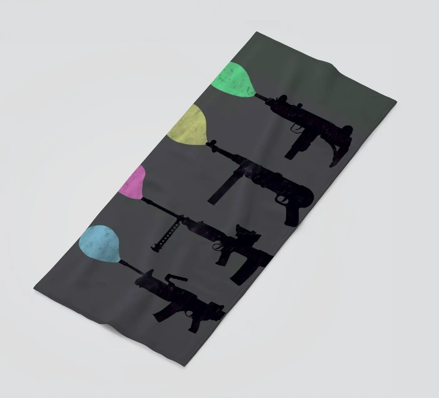 Bubble Guns Strandtuch von Tobe Fonseca