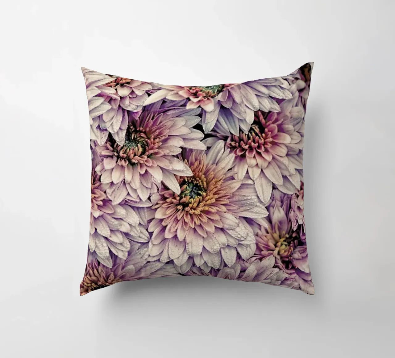 Wheeping Chrysanthemums cuscino da Curious Collections by Marielle Leenders