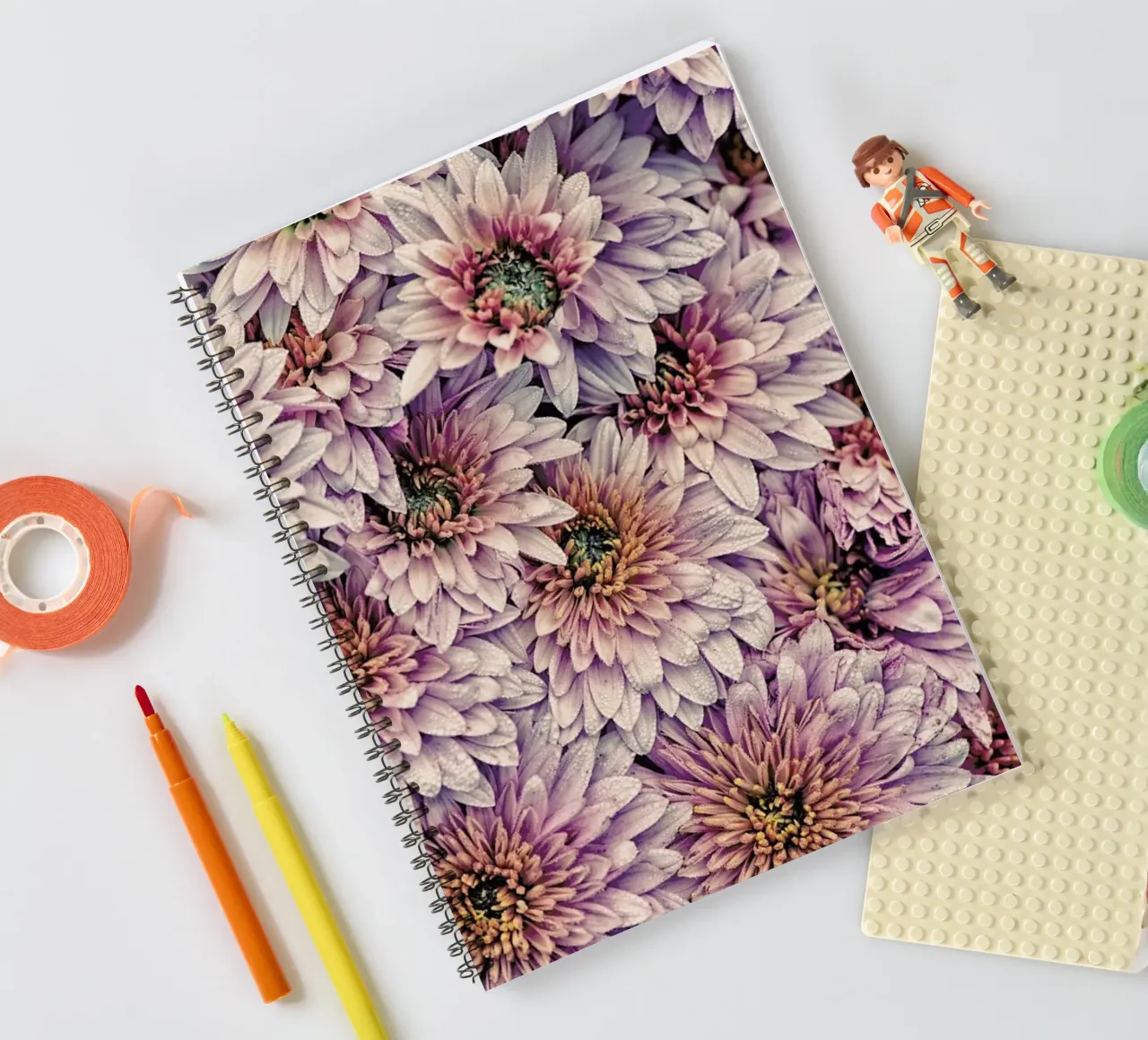 Wheeping Chrysanthemums carnet à spirale de Curious Collections by Marielle Leenders