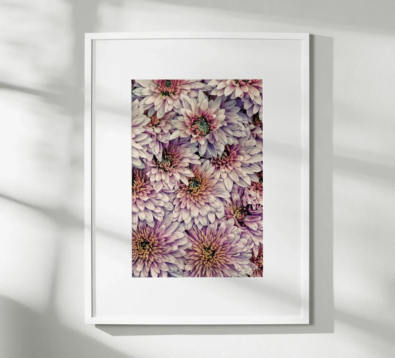 Wheeping Chrysanthemums carta hahnemühle da Curious Collections by Marielle Leenders