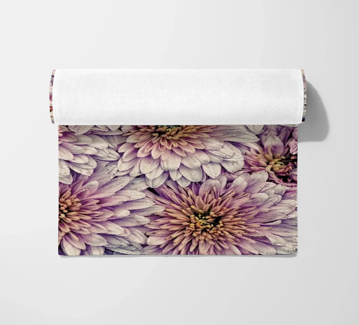Wheeping Chrysanthemums telo mare da Curious Collections by Marielle Leenders