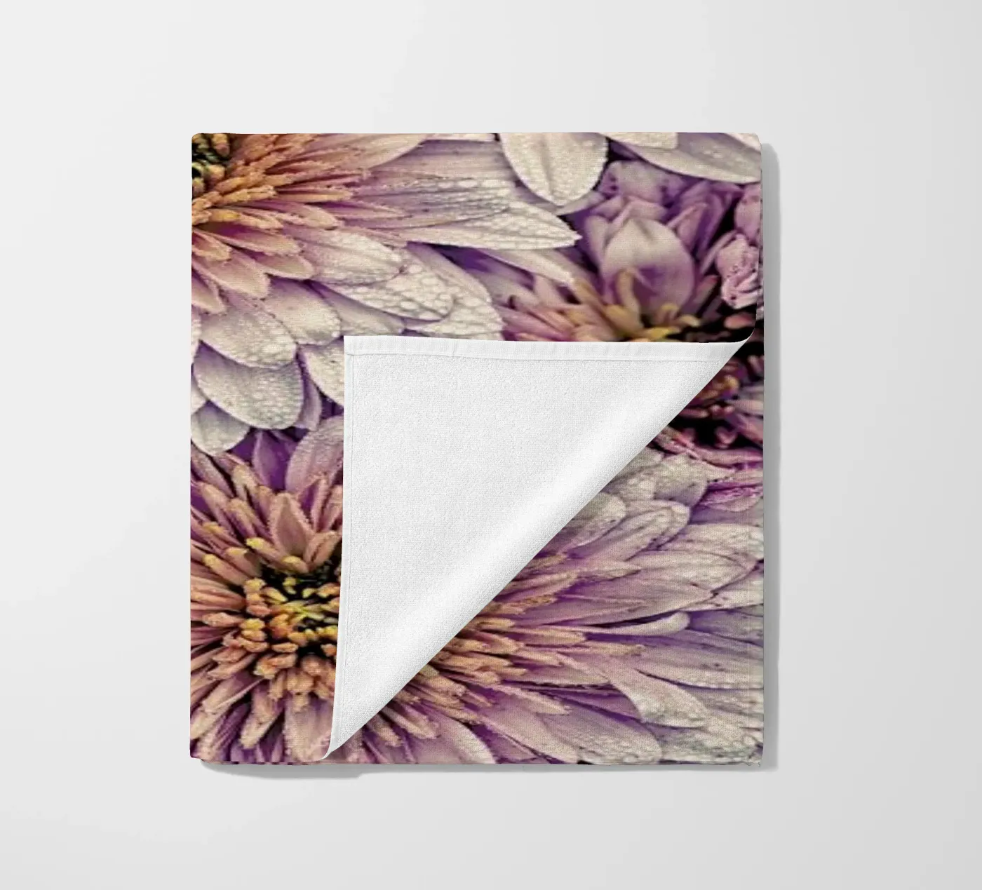 Wheeping Chrysanthemums telo mare da Curious Collections by Marielle Leenders