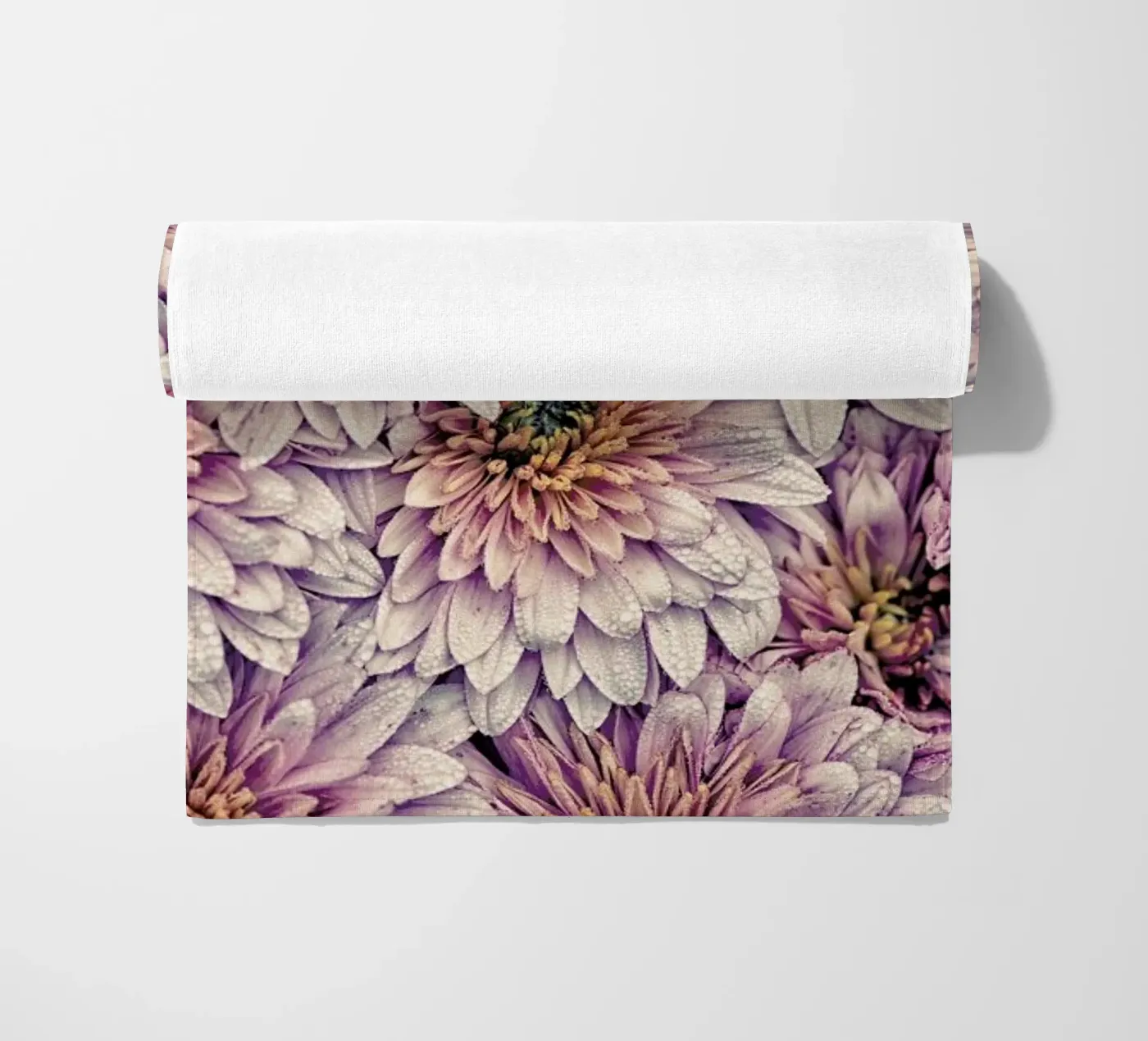Wheeping Chrysanthemums telo mare da Curious Collections by Marielle Leenders