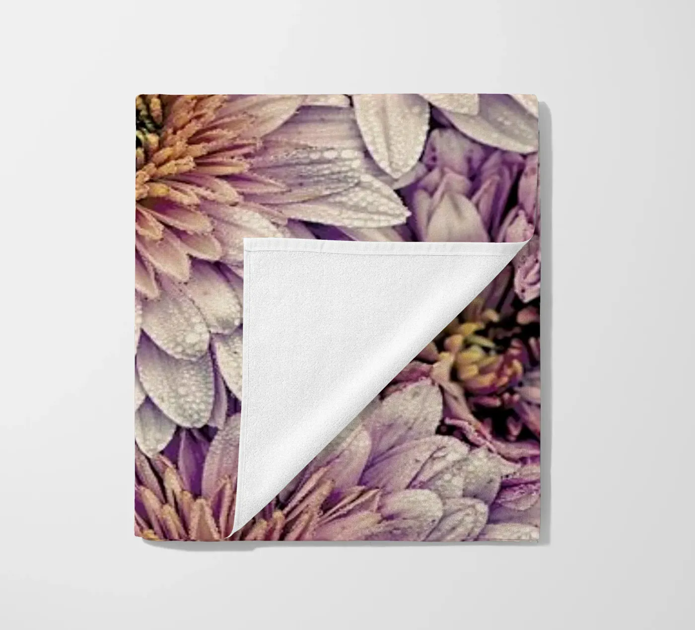 Wheeping Chrysanthemums telo mare da Curious Collections by Marielle Leenders