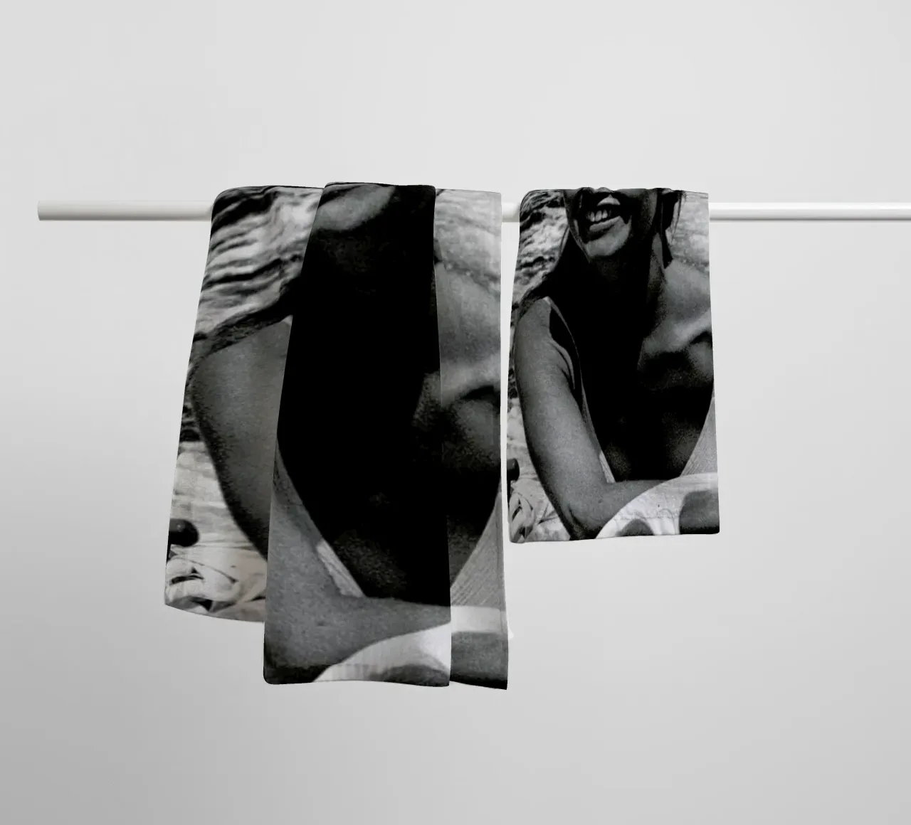 Karin Dor - You Only Live Twice asciugamano da bagno da Gallery Print and Art Limited