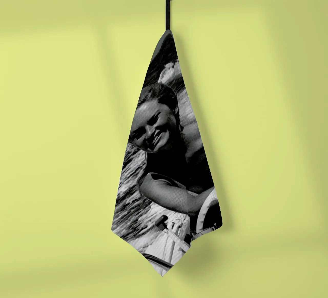 Karin Dor - You Only Live Twice canovaccio da cucina da Gallery Print and Art Limited