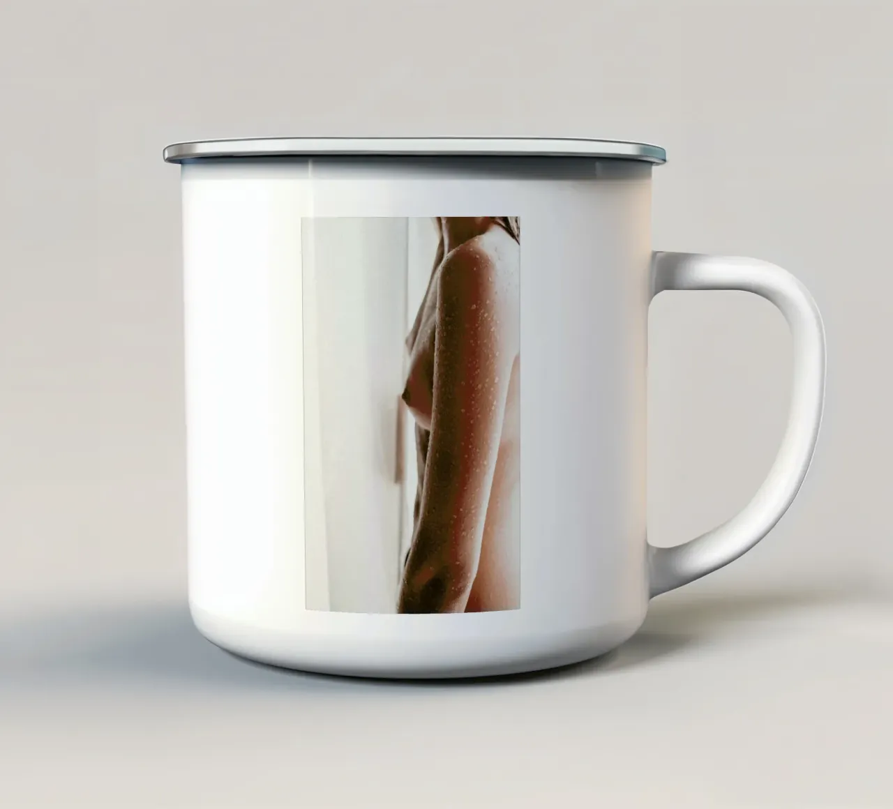 Skindrops 1 tazza in smalto da Chris Abatzis