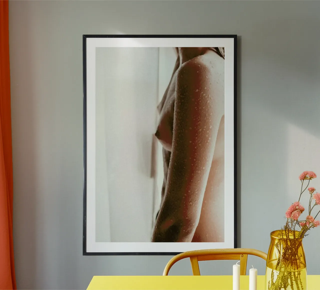 Skindrops 1 poster con telaio in legno da Chris Abatzis