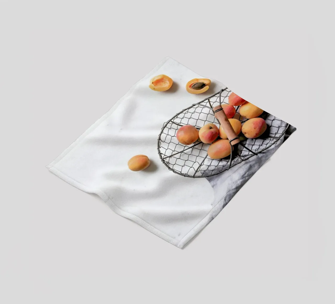 Aprikosenernte coperta in pile da Eat this
