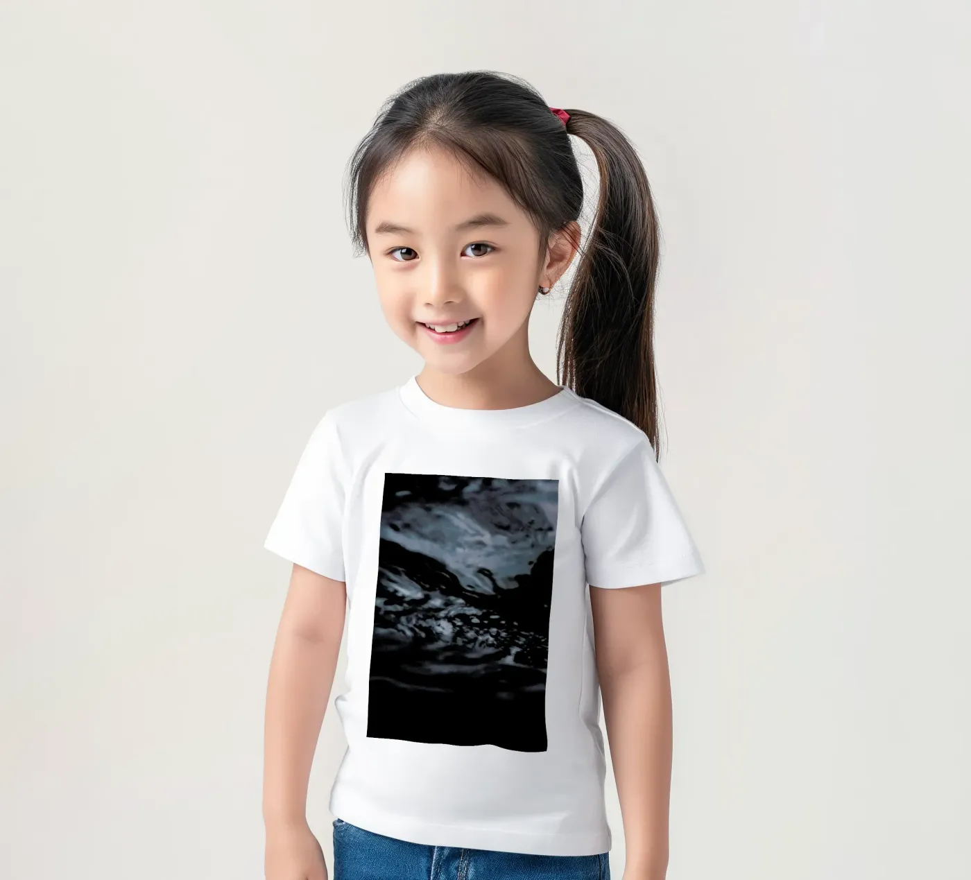 Water Pattern 4 Kinder T-Shirt von Chris Abatzis