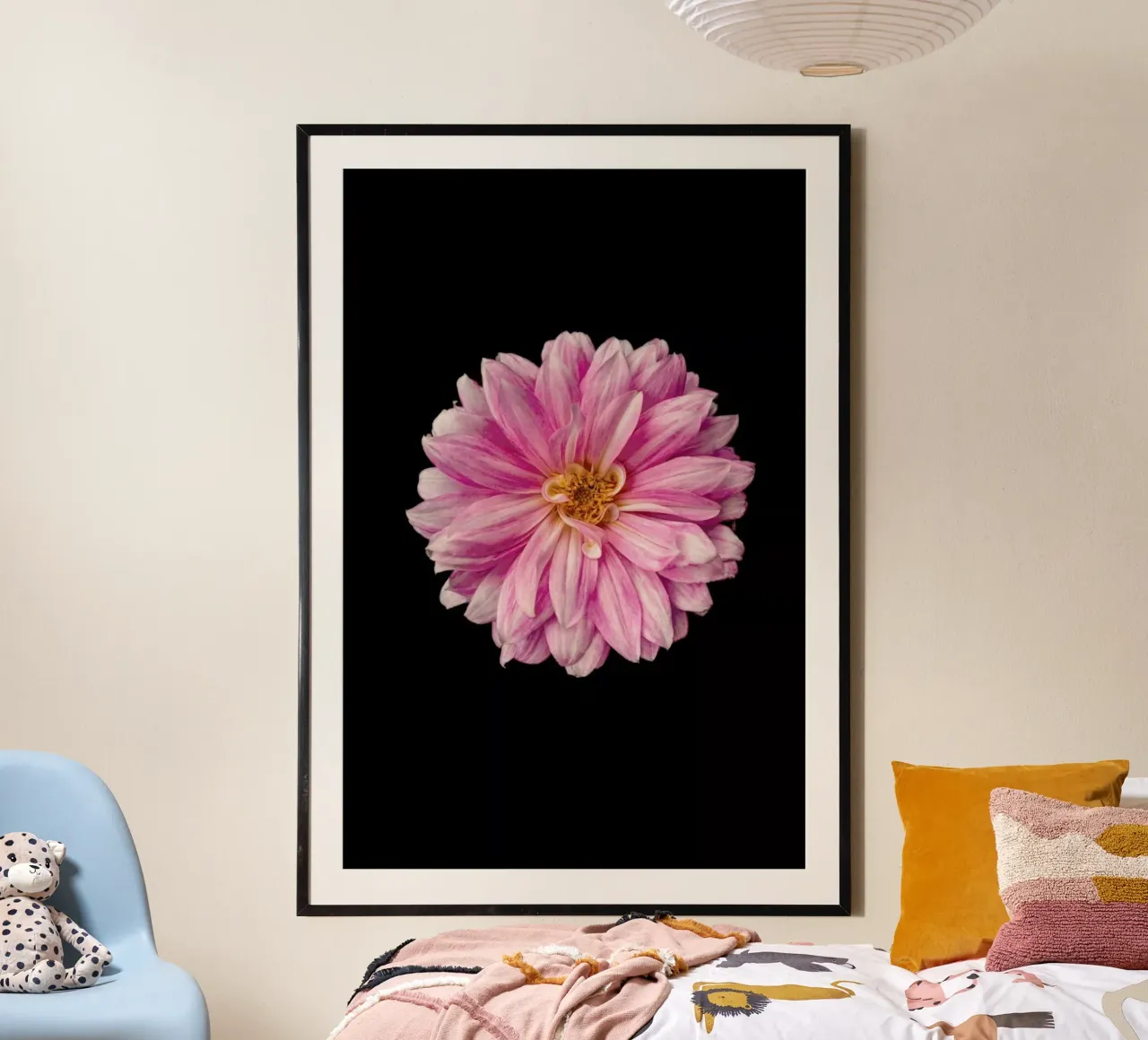 Romantic Dahlia poster con telaio in alluminio da Curious Collections by Marielle Leenders