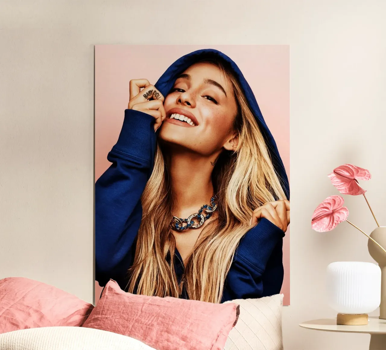 ARIANA GRANDE is beautiful singer poster con telaio in plastica da avissta