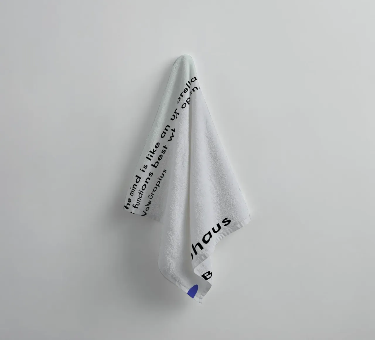 Gropius - Creativity badhanddoek van Studio One