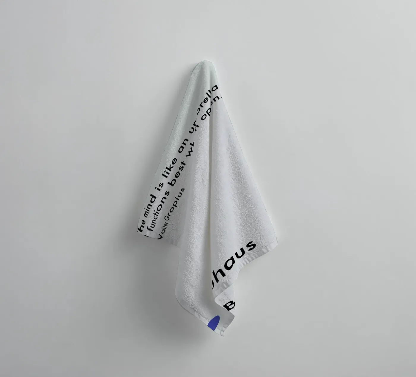 Gropius - Creativity badhanddoek van Studio One