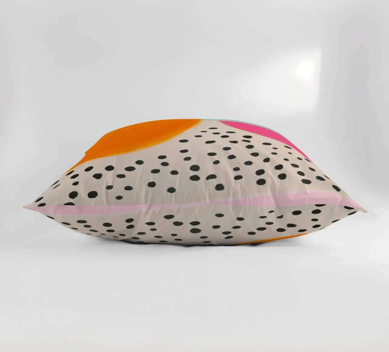 Estate chic con i pois cuscino da Carinaprint