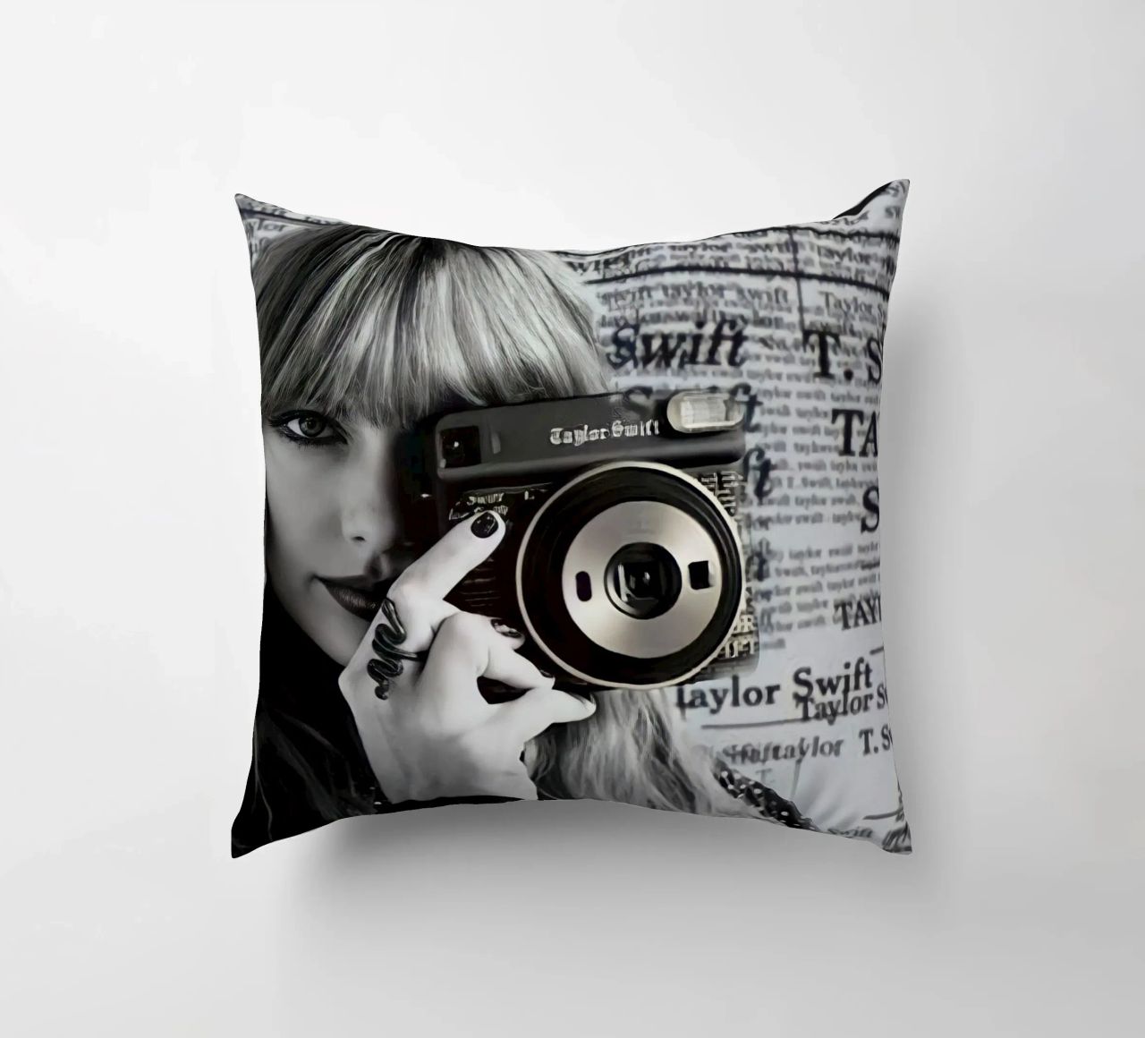 Taylor swift and clasic camera cuscino da avissta