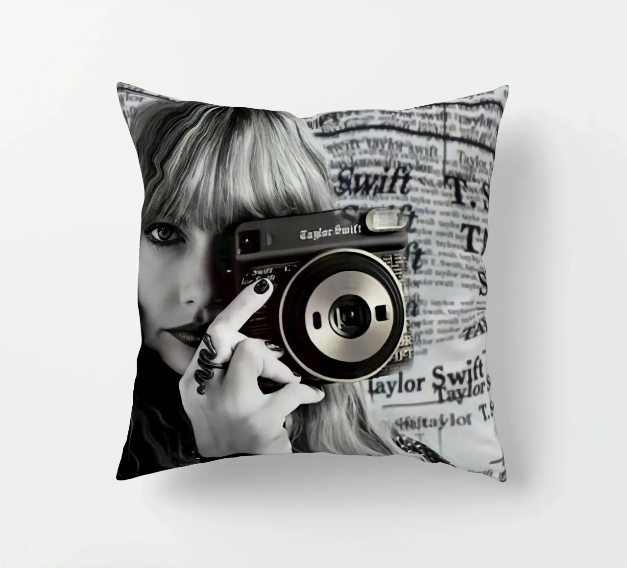 Taylor swift and clasic camera kussen van avissta