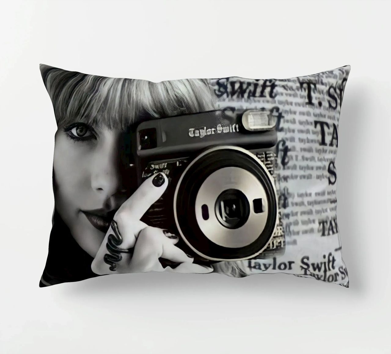 Taylor swift and clasic camera cuscino da avissta