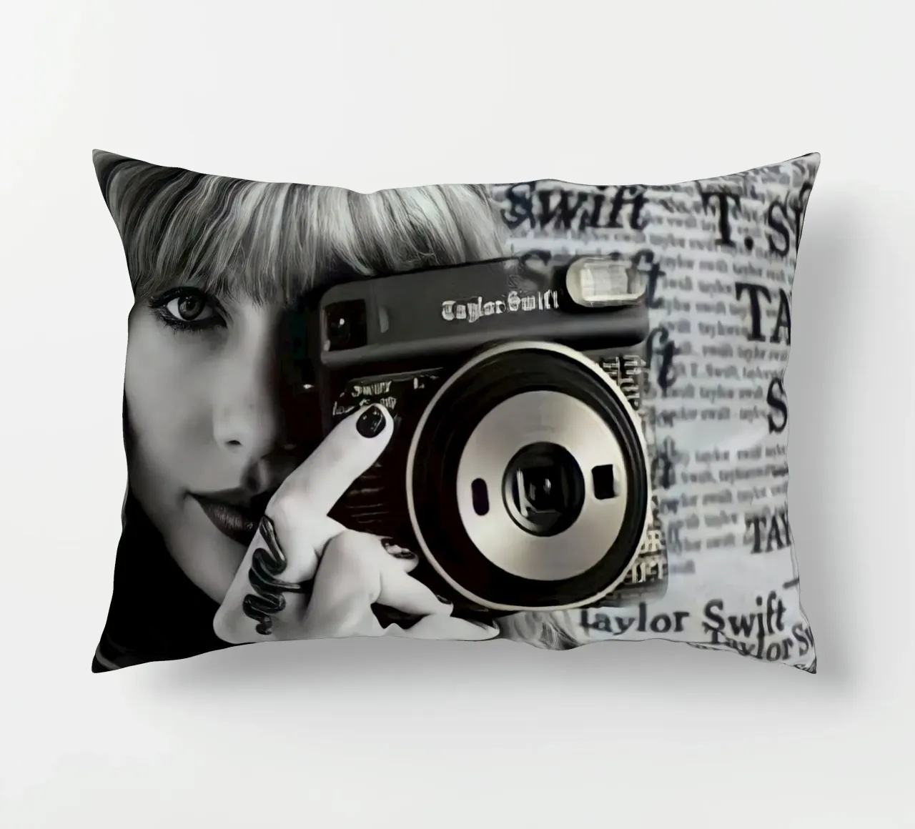 Taylor swift and clasic camera kussen van avissta