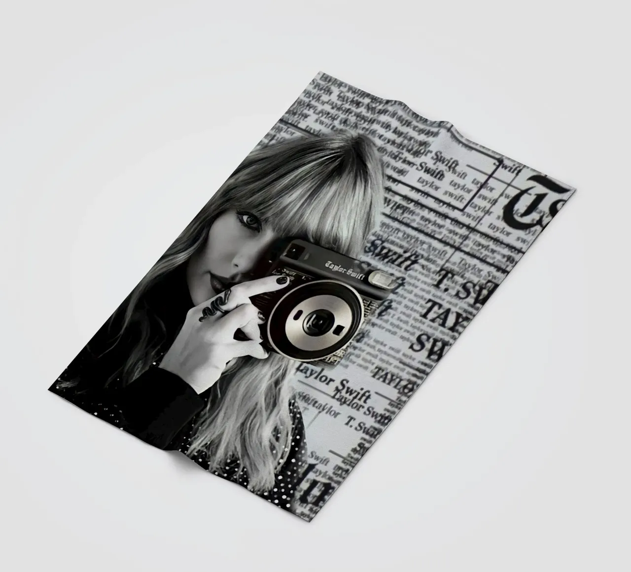 Taylor swift and clasic camera Fleecedecke von avissta