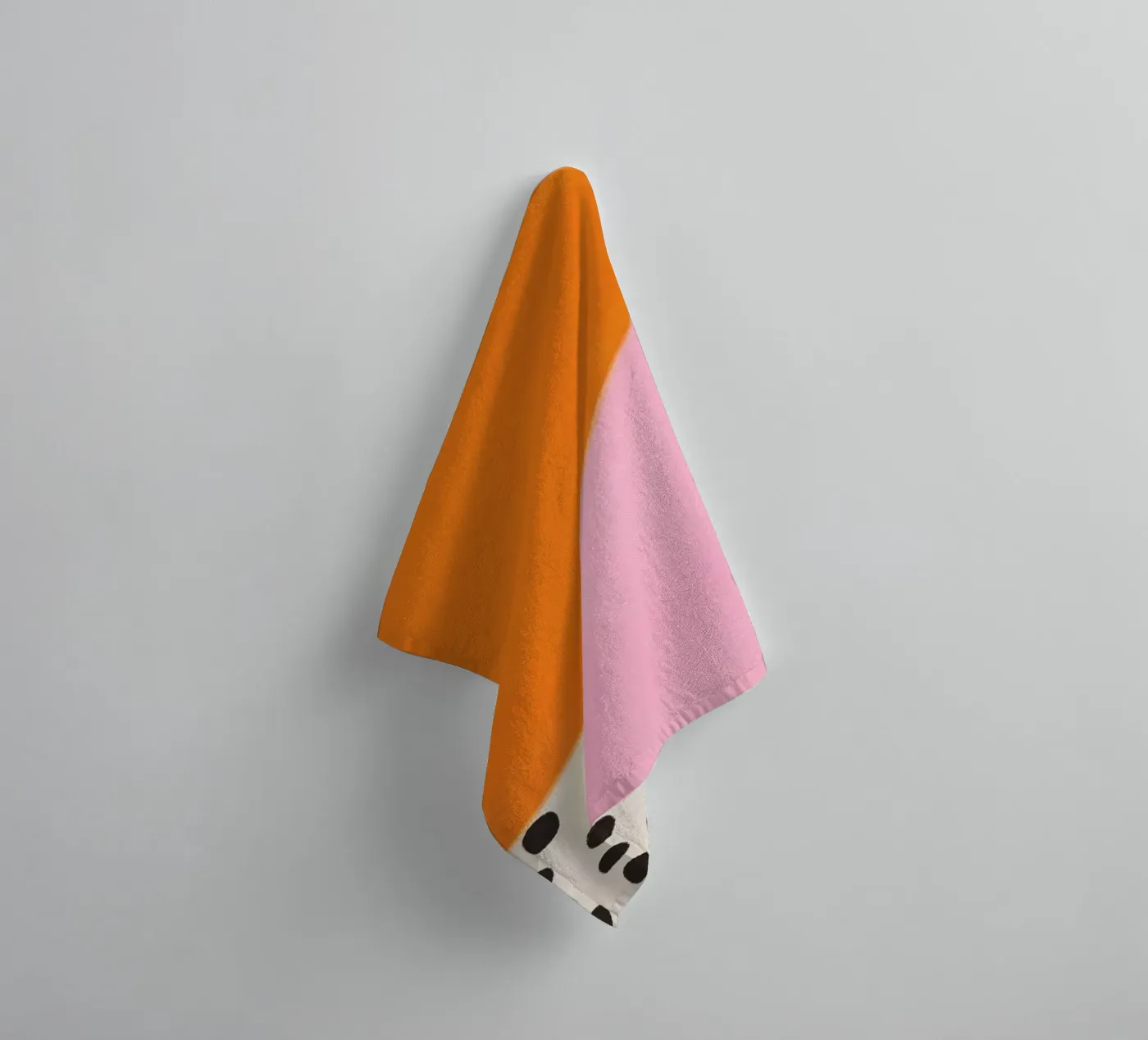 Sunny dot pattern badhanddoek van Carinaprint