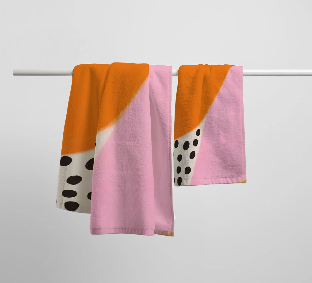 Sunny dot pattern towel by Carinaprint