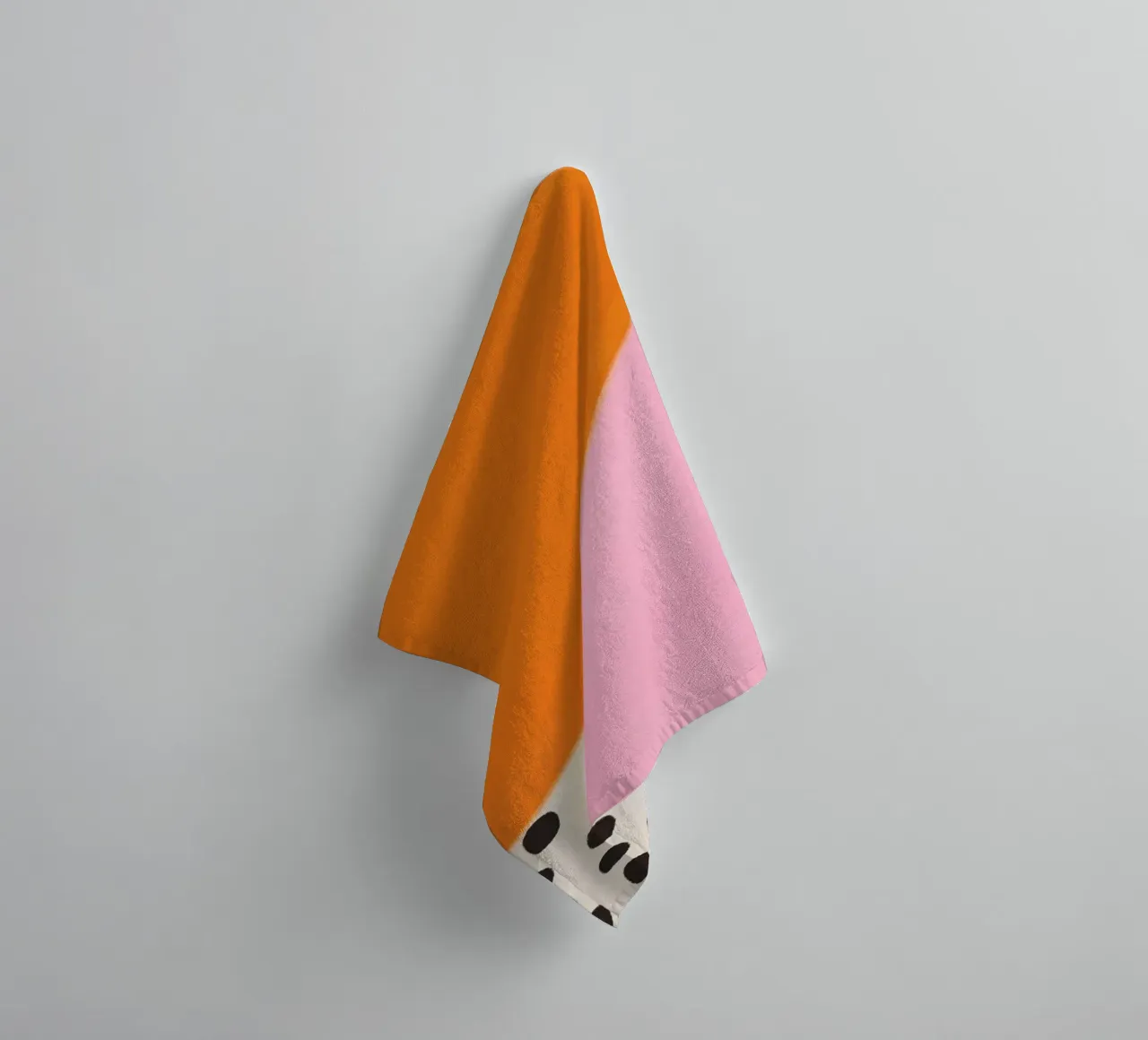 Sunny dot pattern towel by Carinaprint