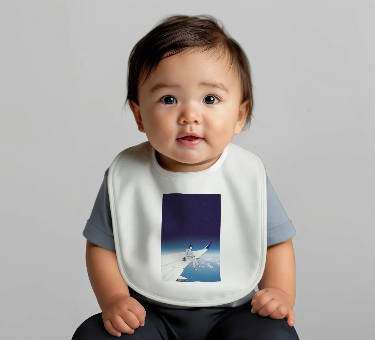 Mentally Somewhere Else bavaglino da Maarten Léon