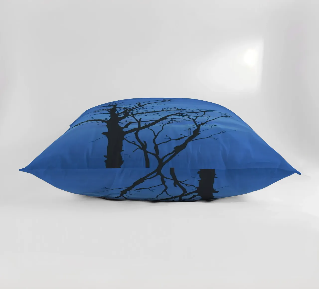 Cielo blu a mezzaluna cuscino da Little Dean