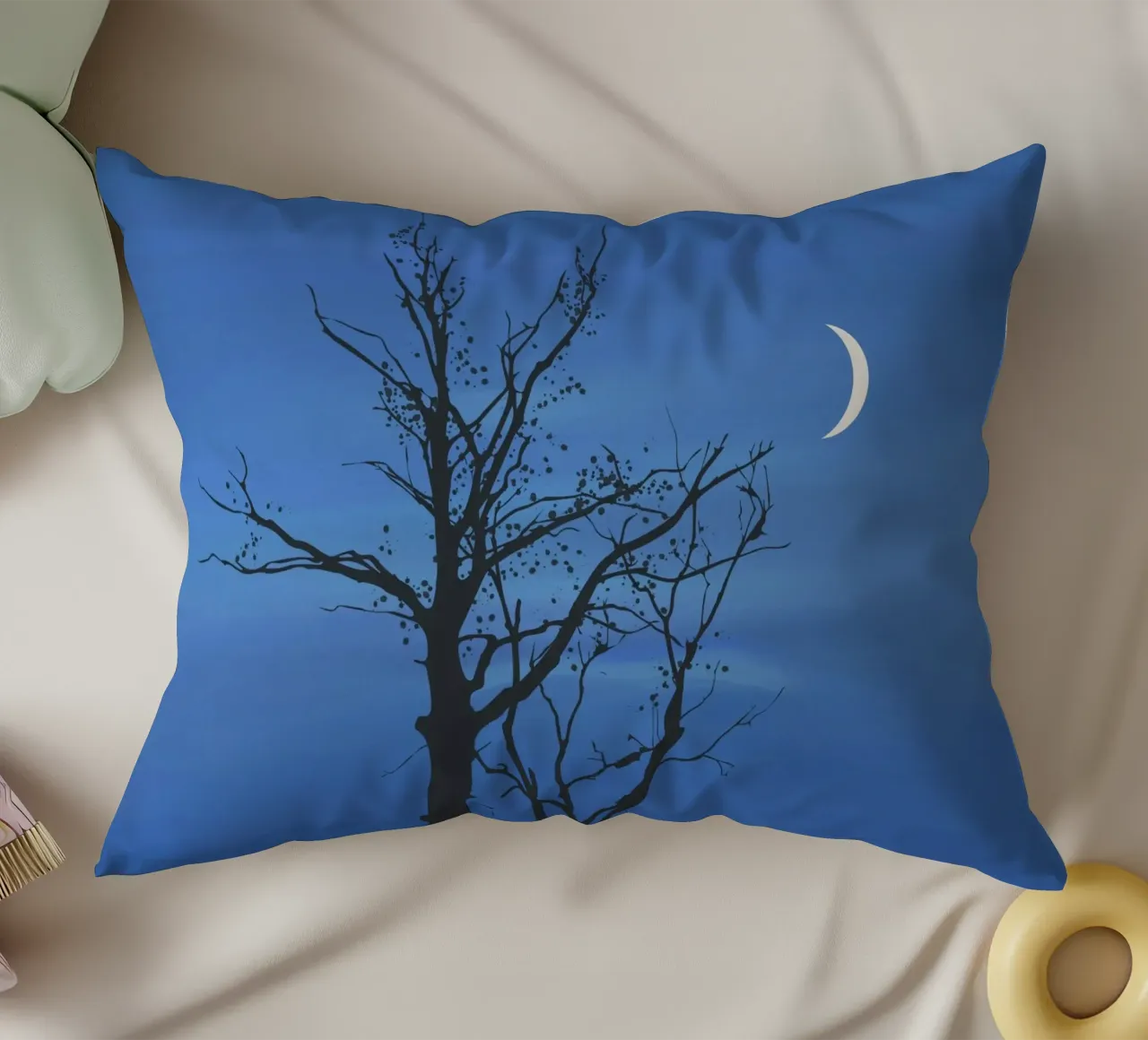 Cielo blu a mezzaluna cuscino da Little Dean