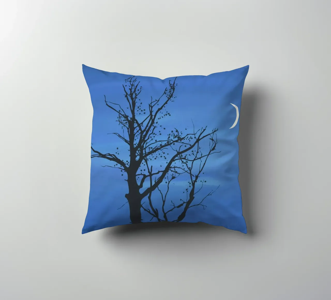Cielo blu a mezzaluna cuscino da Little Dean