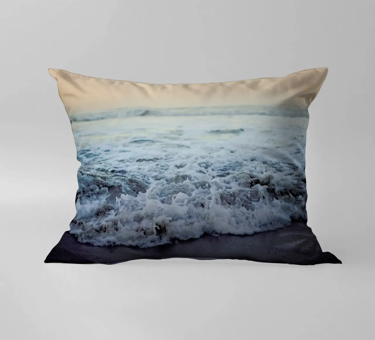 Crash into me cuscino da Leah Flores