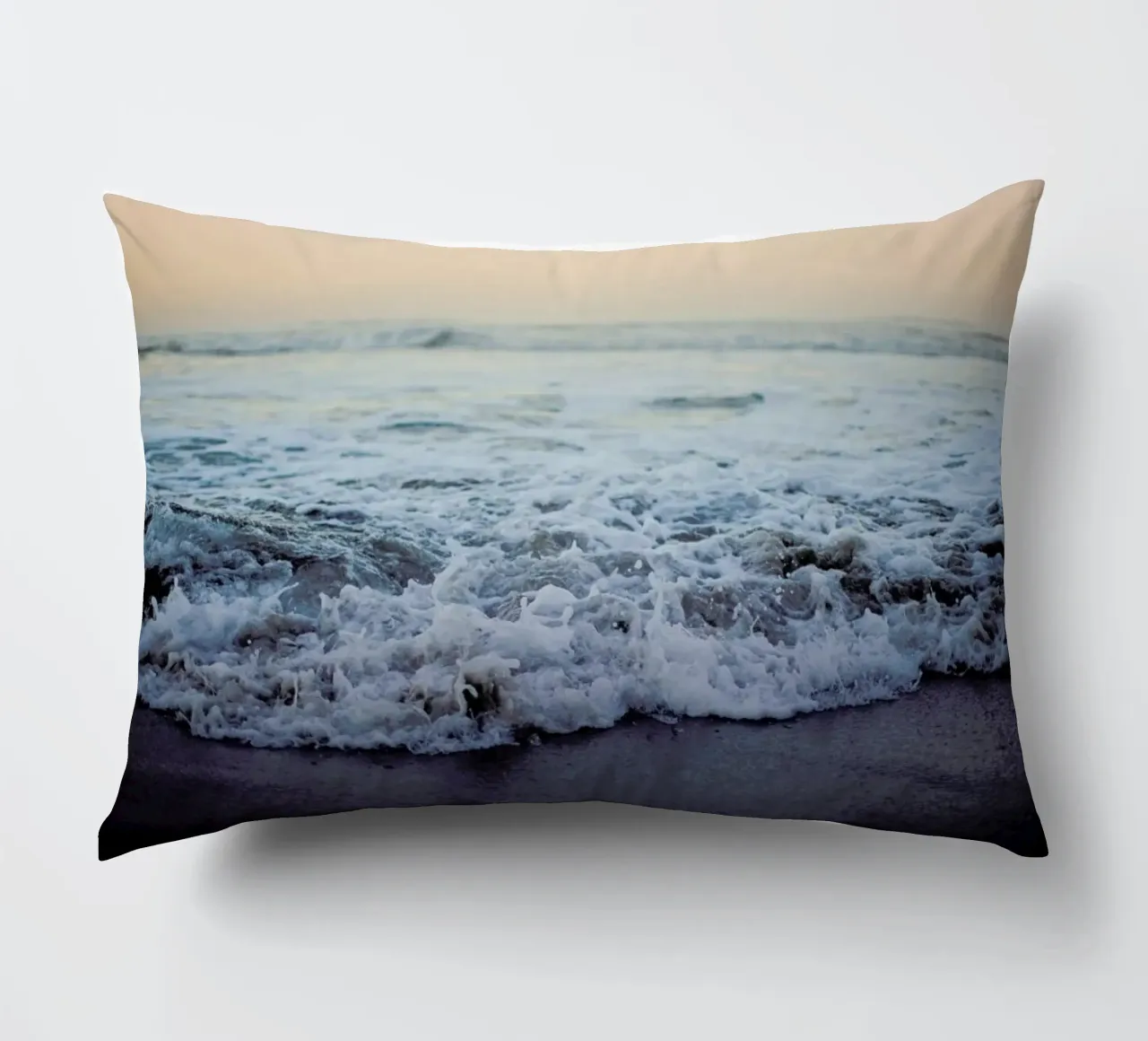 Crash into me cuscino da Leah Flores