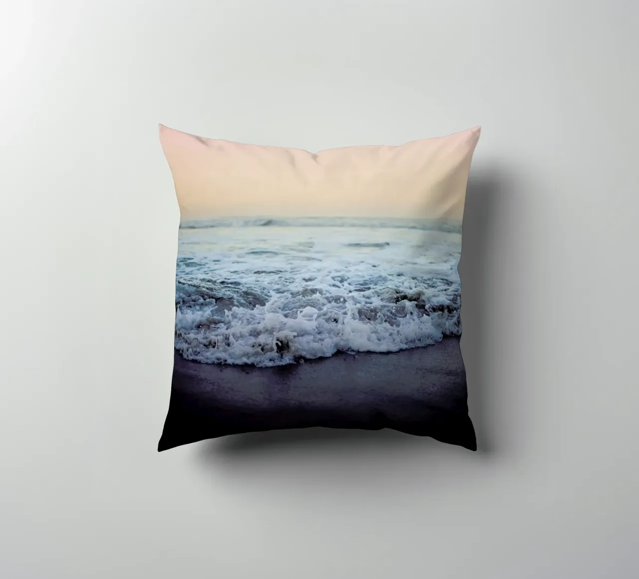 Crash into me cuscino da Leah Flores