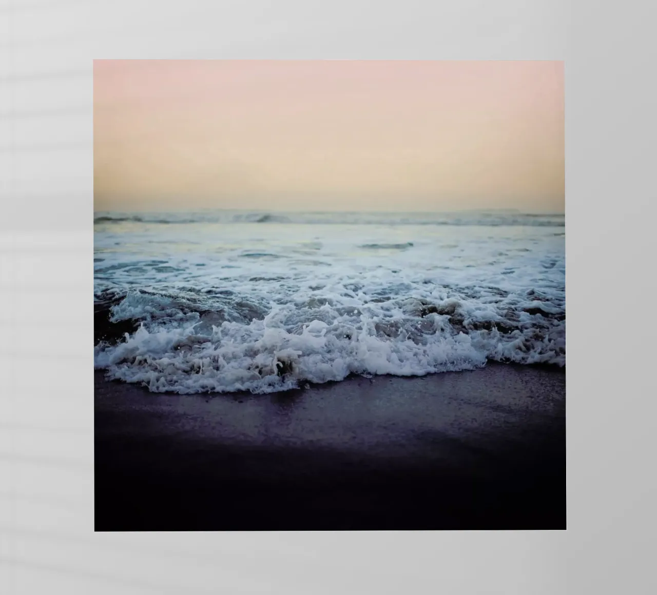 Crash into me pellicola backlit da Leah Flores