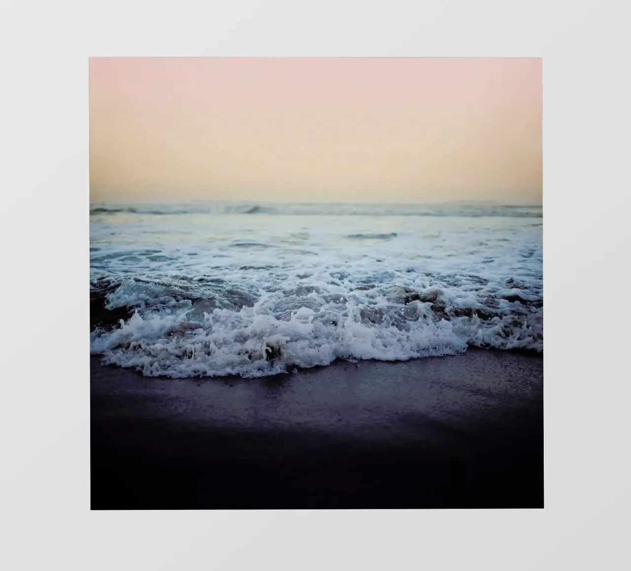 Crash into me pellicola backlit da Leah Flores